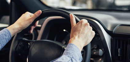 La voiture personnelle utilisée pour le travail : qui paie l’essence et comment être remboursé ?